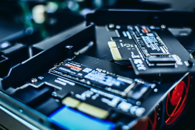 Đây là thông số đang âm thầm làm giảm hiệu năng của SSD - Ảnh 1.