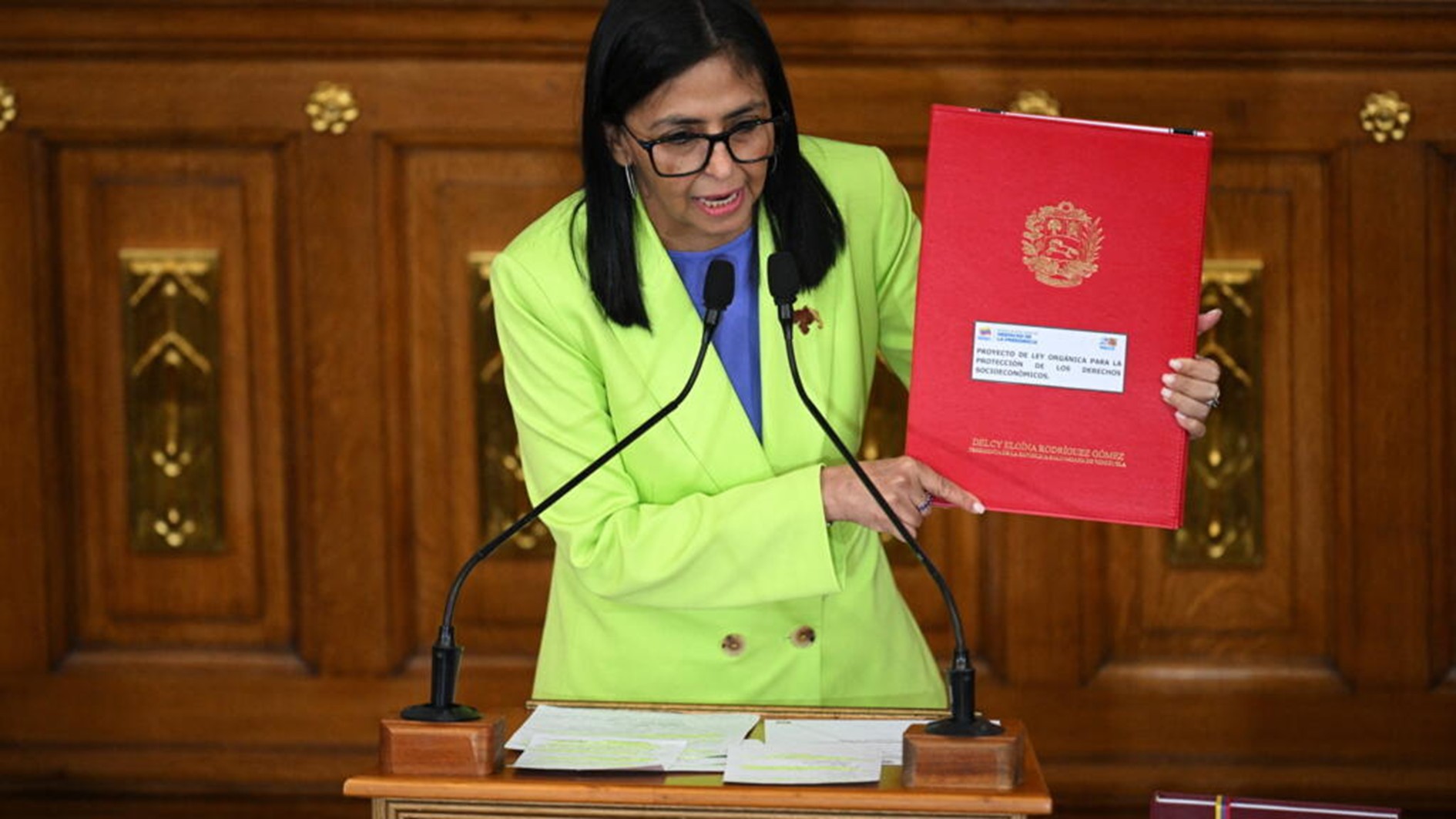 Tổng thống lâm thời Venezuela đề xuất cải cách luật về dầu mỏ để mở cửa cho đầu tư