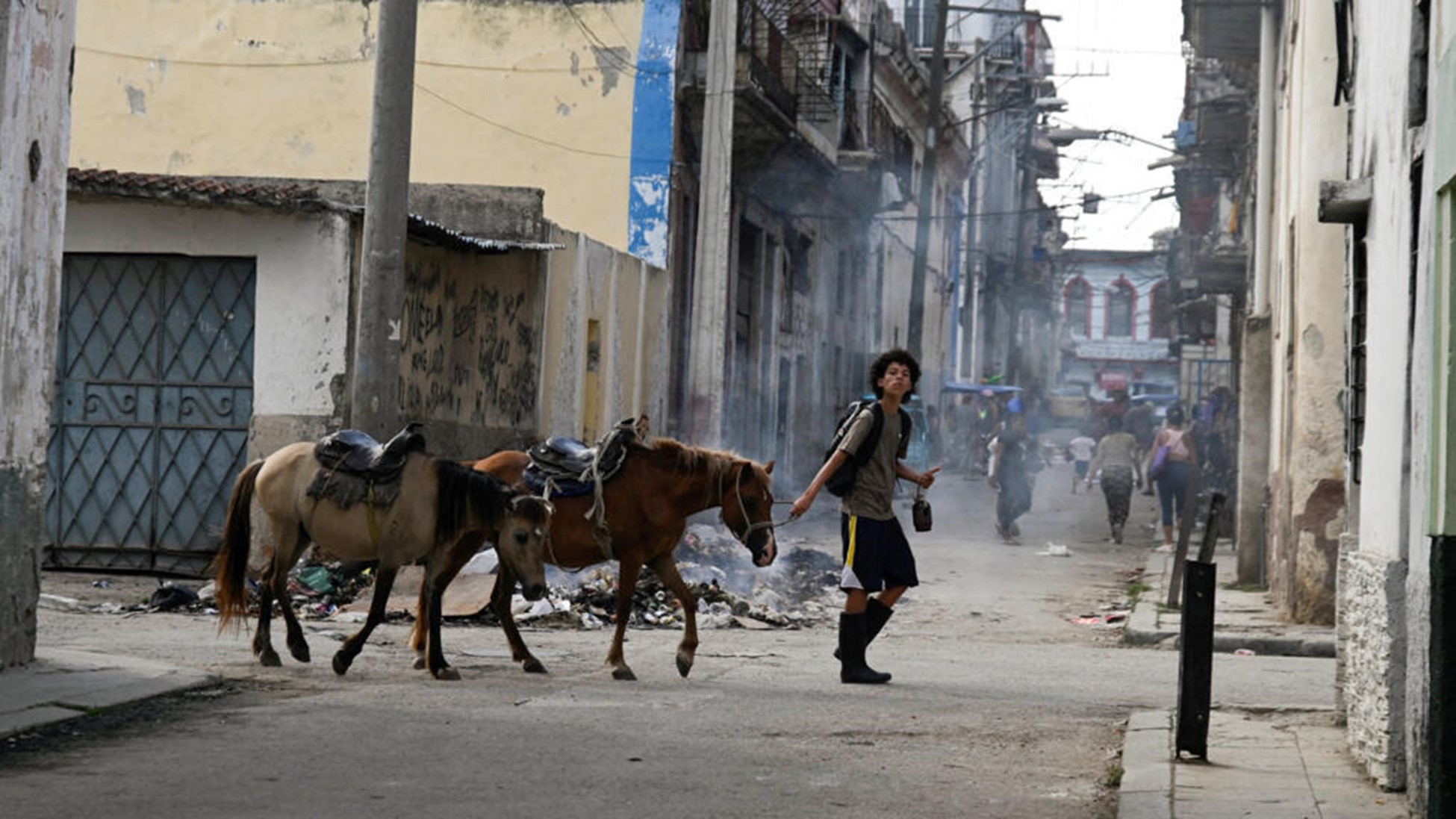 Cuba ( Cổ Ba ) : Giấc mơ cách mạng tàn hơi trong bóng tối La Habana