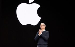 Ông Tim Cook sắp rời ghế CEO Apple, Tổng thống Trump và dàn tỉ phú nói gì?