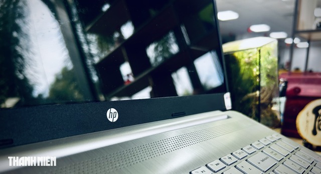 Hàng loạt laptop HP cao cấp đột ngột biến thành 'cục gạch' sau một đêm - Ảnh 1.